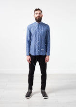 Load image into Gallery viewer, Linen Button Up in Blue Diamond